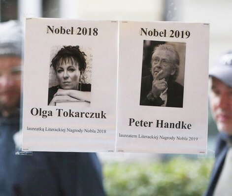 نوبل 2018 به اولگا توکارچوک و 2019  به هاندکه رسید