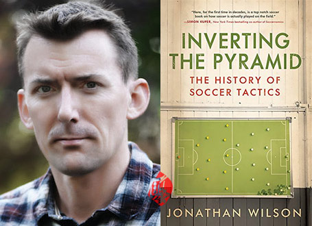 وارونه کردن هرم» [Inverting the pyramid : the history of soccer tactics]  جاناتان ویلسون [Jonathan Wilson]