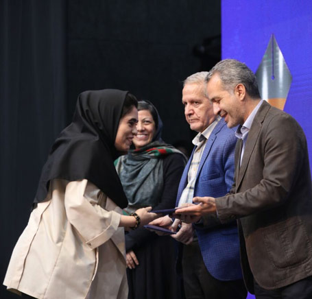 پنجمین جایزه داستان تهران به برگزیدگان اهدا شد